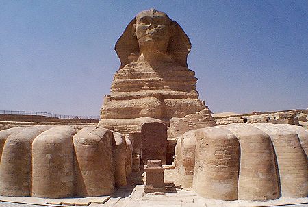 http://www.guardians.net/egypt/sphinx/images/sphinx-front-wa-2001.jpg