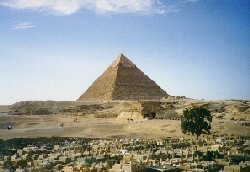 The Pyramid of Khafre  -  Copyright (c) 1997 Andrew Bayuk, All Rights Reserved